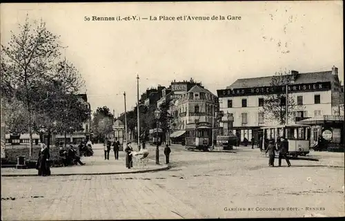 Ak Rennes Ille et Vilaine, Place et Avenue de la Gare, Grand Hotel Parisien, tramways