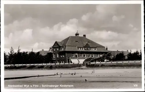 Ak Wyk auf Föhr Nordfriesland, Strandpartie mit Schöneberger Kinderheim