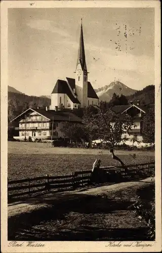 Ak Bad Wiessee in Oberbayern, Kirche mit Kampen