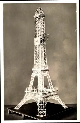 Ak Strohkunstuhr Pariser Eiffelturm, Goslarer Kunstuhrenmuseum