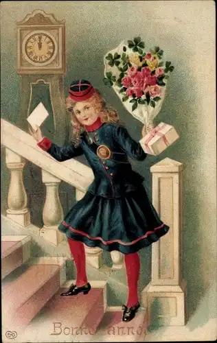 Präge Ak Glückwunsch Neujahr, Bonne Année, Postbotin mit Kleeblättern und Rosen, Uhr, Päckchen