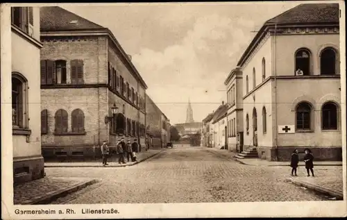 Ak Germersheim am Rhein, Blick in die Lilienstraße, Anwohner