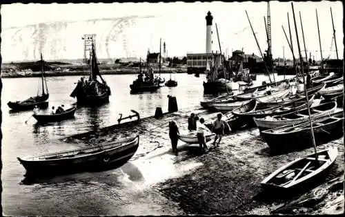 Ak Ouistreham Calvados, Le Port, Le Phare