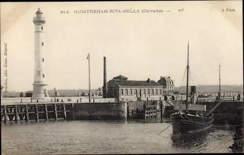 Ak Ouistreham Riva Bella Calvados, Port, Le Phare