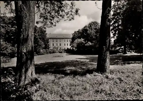 Ak Messelhausen Lauda Königshofen in Tauberfranken, Pius Keller Haus, Park