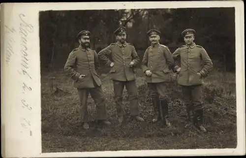 Foto Ak Deutsche Soldaten in Uniformen, I. WK