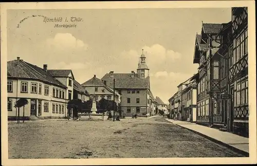 Ak Römhild in Thüringen, Brunnen u. Gasthaus am Marktplatz