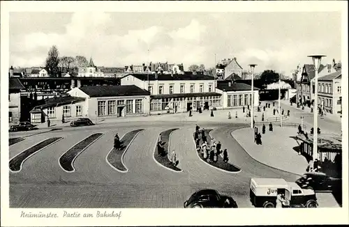 Ak Neumünster in Holstein, Bahnhof, Straßenseite