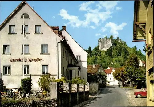 Ak Streitberg Wiesenttal Fränkische Schweiz, Haus der Kriegsopfer, Straßenpartie, Felsen