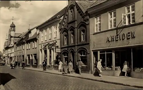 Ak Grimmen in Mecklenburg Vorpommern, Straße der Freundschaft, Schuhgeschäft H. Heiden, Konsum