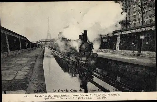 Ak Paris XII., La Grande Crue de la Seine 1910, Dampflok, Hochwasser