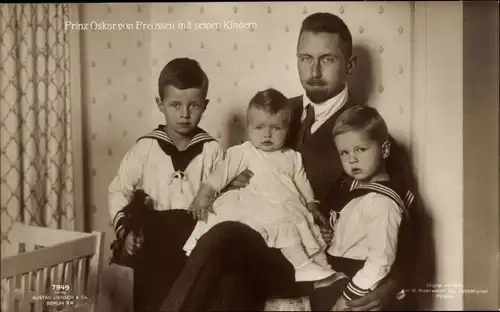 Ak Prinz Oskar von Preußen mit seinen Kindern