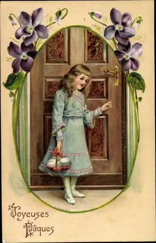 Passepartout Ak Glückwunsch Ostern, Mädchen mit Ostereiern, Veilchen