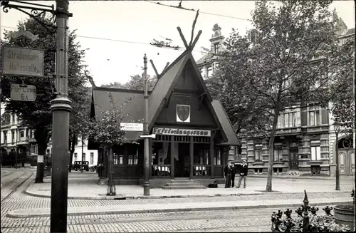 Foto Aachen in Nordrhein Westfalen, Erfrischungsraum, Straßenbahnhaltestelle, Straßenpartie