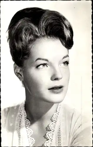 Ak Schauspielerin Romy Schneider, Portrait