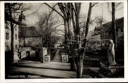 Ak Neustadt an der Orla, Ehrenhain