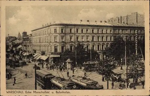 Ak Warszawa Warschau Polen, Ecke Marschallstraße und Bahnhofstraße, Straßenbahnen