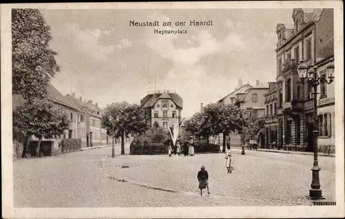 Ak Neustadt an der Haardt Neustadt an der Weinstraße, Neptunplatz