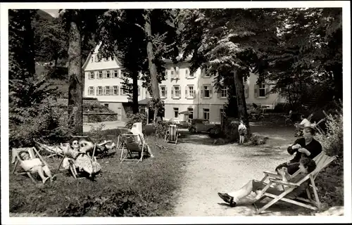 Ak Sulzbach Lautenbach im Renchtal Schwarzwald, Thermalbad, Müntner Schumann Heim, Garten