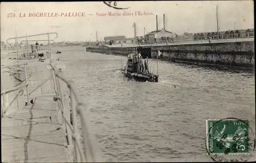 Ak La Pallice Rochelle Charente Maritime, Sous Marin dans l'Ecluse