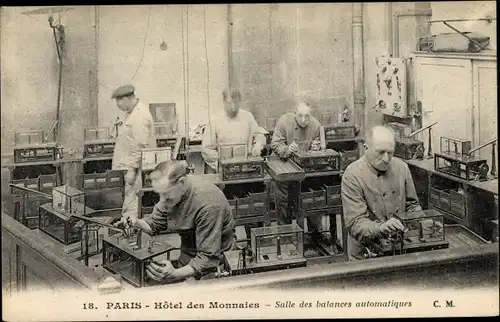 Ak Paris, Hôtel des Monnaies, Salle des balances automatiques, Münzpräger