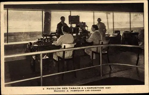 Ak Paris, Exposition de 1937, Pavillon des Tabacs, Machine a Fabriquer les Cigares