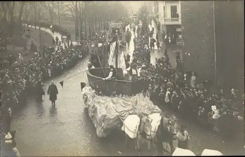 Foto Ak Aachen in Nordrhein Westfalen, Faschingsumzug in der Stadt 1910, Karneval