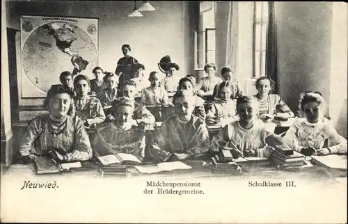 Ak Neuwied am Rhein, Mädchenpensionat der Brüdergemeinde, Schulklasse III