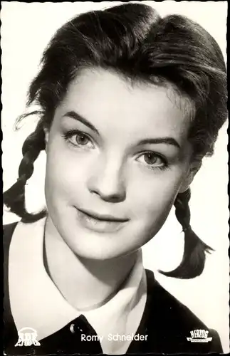 Ak Schauspielerin Romy Schneider, Portrait