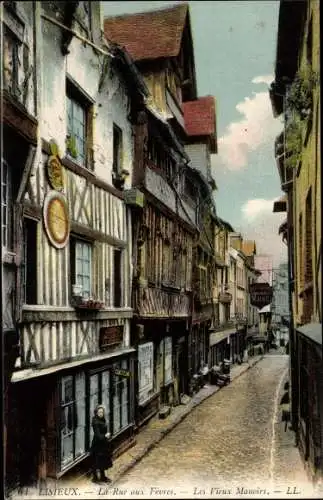 Ak Lisieux Calvados, La Rue aux Fevres, Les Vieux Manoirs