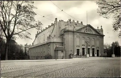 Ak Görlitz in der Lausitz, Straßenpartie mit Blick auf die Stadthalle, Fassade