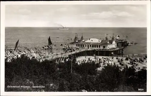 Ak Ostseebad Ahlbeck Heringsdorf auf Usedom, Blick zur Seebrücke