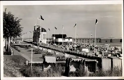 Ak Ostseebad Bansin Heringsdorf auf Usedom, Am Kurkonzertplatz