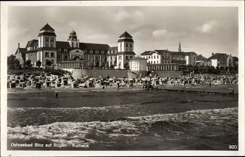 Ak Seebad Binz auf Rügen, Kurhaus, Strandpartie
