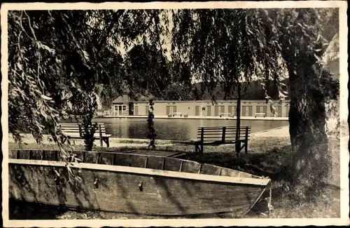 Ak Bilstein Lennestadt im Sauerland, Schwimmbad des Hotel zur Freiheit Bilstein, Kahn