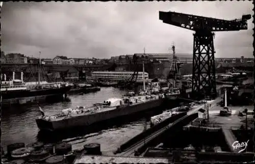 Ak Brest Finistère, Le Croiseur La Gloire dans l'Arsenal