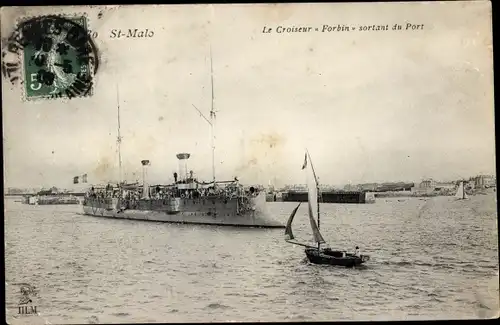 Ak Saint Malo Ille et Vilaine Bretagne, Le Croiseur Forbin sortant du Port