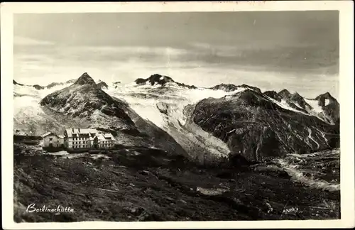 Ak Zillertal Tirol, Blick auf die Berlinerhütte mit Alpen