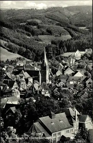 Ak Gummersbach im Oberbergischen Kreis, Blick auf den Ort, Kirche, Hügellandschaft