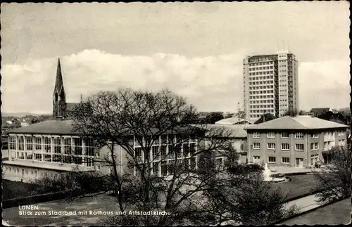 Ak Lünen in Westfalen, Blick zumStadtbad mit Rathaus und Altstadtkirche