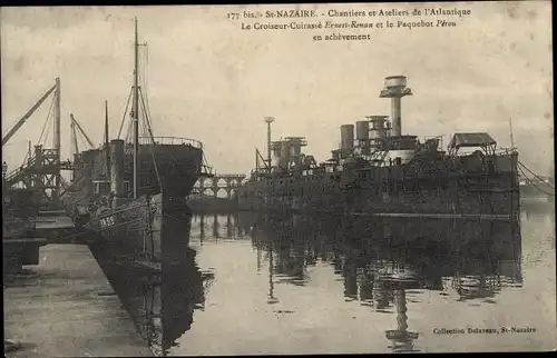 Ak Saint Nazaire Loire Atlantique, chantiers, croiseur cuirassé Ernest Renan, Paquebot Pérou