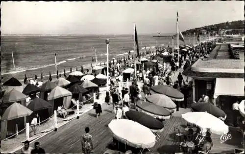 Ak Deauville Calvados, Place Fleurie, Le Bar, Promenade