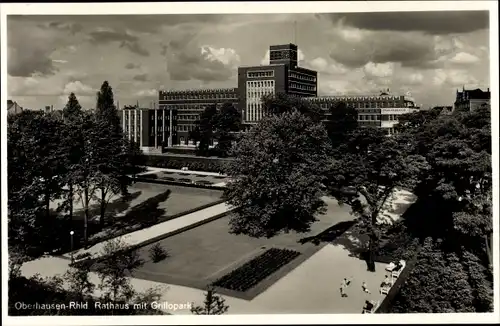 Ak Oberhausen im Ruhrgebiet, Rathaus mit Grillopark