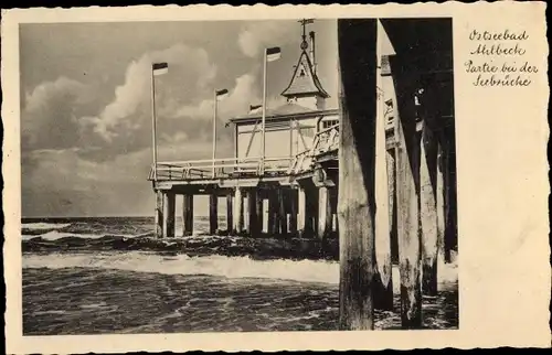 Ak Ostseebad Ahlbeck Heringsdorf auf Usedom, An der Seebrücke