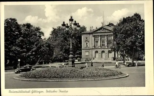 Ak Göttingen in Niedersachsen, Deutsches Theater, Vorplatz