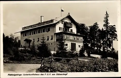 Ak Weißenstadt im Tal der Eger Fichtelgebirge, Unterkunftshaus des F. G. V. am Ochsenkopf