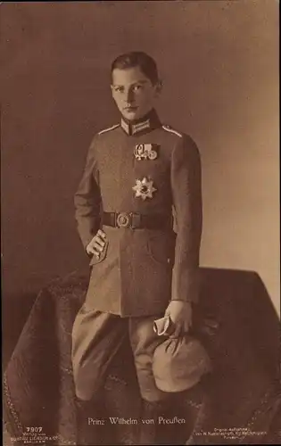 Ak Prinz Wilhelm von Preußen, Portrait in Uniform, Orden