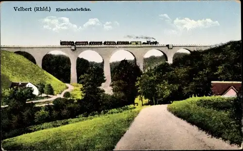 Ak Velbert, Blick auf die Eisenbahnbrücke
