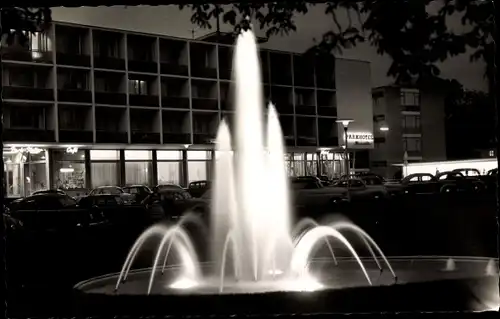Ak Reutlingen in Baden Württemberg, Parkhotel Friedrich List, Nacht, Fontäne