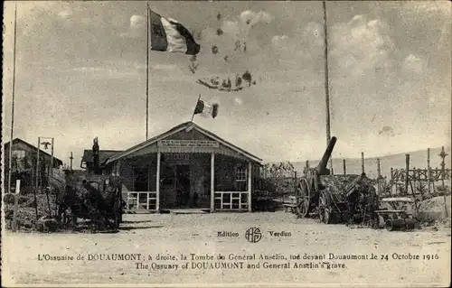 Ak Douaumont Lothringen Meuse, L'Ossuaire, La Tombe du General Anselin